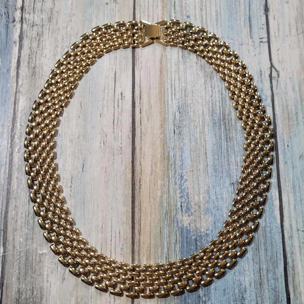 Gold Flexible Necklace.